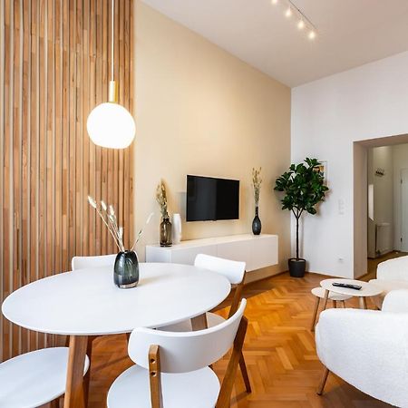 Classy And Elegant Apartments In A Calm Area فيينا المظهر الخارجي الصورة